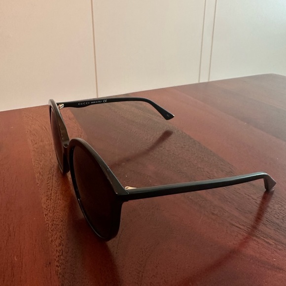 Gucci Women’s Round Sunglasses Black main image 4